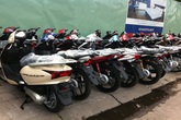 Đua nhau ra mẫu mới, xe máy ế nặng Đua nhau ra mẫu mới, xe máy ế nặng