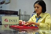Vàng “rơi tự do” về mốc 37 triệu đồng/lượng Vàng “rơi tự do” về mốc 37 triệu đồng/lượng