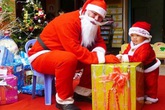 Dịch vụ ông già Noel tặng quà nhảy giá gấp đôi theo ngày Dịch vụ ông già Noel tặng quà nhảy giá gấp đôi theo ngày