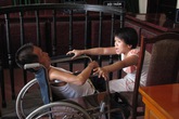 Lợi dụng cảnh tàn tật để buôn bán ma túy Lợi dụng cảnh tàn tật để buôn bán ma túy