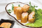Bánh quẩy nhồi chả tôm Bánh quẩy nhồi chả tôm