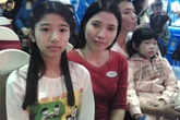 Bé mơ ước được về quê vãi lúa cho gà ăn Bé mơ ước được về quê vãi lúa cho gà ăn