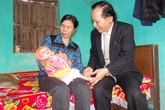 Xót xa hình ảnh bụng ngày càng phình to của bé Nguyễn Thị Dung Xót xa hình ảnh bụng ngày càng phình to của bé Nguyễn Thị Dung