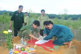 Cất bốc 3 ngôi mộ tại lòng hồ Kẻ Gỗ Cất bốc 3 ngôi mộ tại lòng hồ Kẻ Gỗ