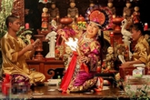 Chuyện lạ chưa từng có về nghi lễ hầu đồng ở Hà Nội Chuyện lạ chưa từng có về nghi lễ hầu đồng ở Hà Nội