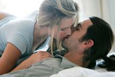 Nụ hôn là cách dạo đầu hoàn hảo nhất Nụ hôn là cách dạo đầu hoàn hảo nhất