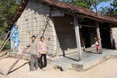 Hoàn cảnh đau lòng của cậu bé 16 tuổi trót xâm hại bé 4 tuổi Hoàn cảnh đau lòng của cậu bé 16 tuổi trót xâm hại bé 4 tuổi