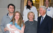 Gia đình cựu tổng thống Mỹ Bill Clinton đón cháu ngoại về nhà Gia đình cựu tổng thống Mỹ Bill Clinton đón cháu ngoại về nhà