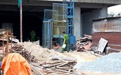 Thang máy đứt cáp rơi từ tầng 4, một người nguy kịch Thang máy đứt cáp rơi từ tầng 4, một người nguy kịch