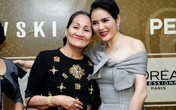 Mẹ Lý Nhã Kỳ đến chúc mừng con gái làm show cá nhân Mẹ Lý Nhã Kỳ đến chúc mừng con gái làm show cá nhân