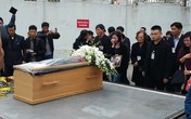 Đẫm nước mắt ngày về của 3 mẹ con vụ rơi máy bay MH17 Đẫm nước mắt ngày về của 3 mẹ con vụ rơi máy bay MH17