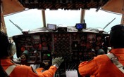 Ảnh toàn cảnh vụ máy bay AirAsia mất tích một ngày qua Ảnh toàn cảnh vụ máy bay AirAsia mất tích một ngày qua
