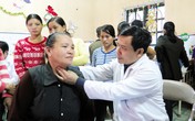 Đi tìm bệnh nhân để xin được chữa bệnh miễn phí Đi tìm bệnh nhân để xin được chữa bệnh miễn phí