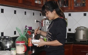 "Chuyện lạ" nữ sinh Sân khấu Điện ảnh làm giúp việc gia đình "Chuyện lạ" nữ sinh Sân khấu Điện ảnh làm giúp việc gia đình