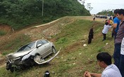 Ôtô chở sư thầy gặp nạn trên cao tốc Nội Bài - Lào Cai Ôtô chở sư thầy gặp nạn trên cao tốc Nội Bài - Lào Cai
