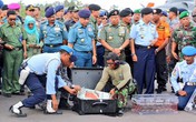 Nóng: Vớt được 2 hộp đen, giải mã lời thoại cuối cùng của phi công QZ8501 Nóng: Vớt được 2 hộp đen, giải mã lời thoại cuối cùng của phi công QZ8501