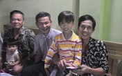 Quán quân Đức Vĩnh khiến cả vùng quê nghèo “mất ăn, mất ngủ” Quán quân Đức Vĩnh khiến cả vùng quê nghèo “mất ăn, mất ngủ”
