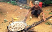 Bố nghi can thảm sát Yên Bái: 'Tôi chịu tiếng có thằng con trời đánh' Bố nghi can thảm sát Yên Bái: 'Tôi chịu tiếng có thằng con trời đánh'