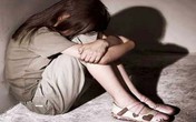 Vào tù thăm cha, bé gái 8 tuổi suýt bị cưỡng hiếp Vào tù thăm cha, bé gái 8 tuổi suýt bị cưỡng hiếp