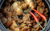 Cá kho dưa chua và canh bí đỏ nấu sườn cho bữa tối Cá kho dưa chua và canh bí đỏ nấu sườn cho bữa tối