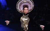 Thanh Hằng mặc áo dài dát vàng giá 1,2 tỷ đồng Thanh Hằng mặc áo dài dát vàng giá 1,2 tỷ đồng