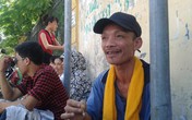 Thi THPT Quốc gia 2015: Miếng giò thiu ngoài phòng thi của mẹ Thi THPT Quốc gia 2015: Miếng giò thiu ngoài phòng thi của mẹ