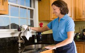 Cách lau bồn rửa nhanh mà sáng bóng Cách lau bồn rửa nhanh mà sáng bóng