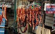 Đặc sản ngày Tết phơi trên dây điện ở Hà Nội Đặc sản ngày Tết phơi trên dây điện ở Hà Nội