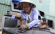 Lạ lùng người phụ nữ gần 20 năm làm nghề... đập phá tivi Lạ lùng người phụ nữ gần 20 năm làm nghề... đập phá tivi