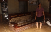 Sơ sinh thoát chết trong lũ nhờ 'trốn' trên... nóc tủ Sơ sinh thoát chết trong lũ nhờ 'trốn' trên... nóc tủ
