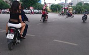 Hà Nội: “Mô-tô bay” chở chân dài mát mẻ tái xuất Hà Nội: “Mô-tô bay” chở chân dài mát mẻ tái xuất
