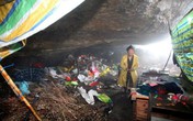 Cận cảnh cuộc sống khắc khổ trong hang của người đàn bà bị gia đình bỏ Cận cảnh cuộc sống khắc khổ trong hang của người đàn bà bị gia đình bỏ