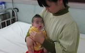 Quặn lòng bé trai không có hậu môn, 7 tháng tuổi chỉ nặng hơn 3kg Quặn lòng bé trai không có hậu môn, 7 tháng tuổi chỉ nặng hơn 3kg