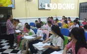 Bà giáo làng bỏ tiền thuê giáo viên dạy tiếng Anh miễn phí cho trẻ em nghèo Bà giáo làng bỏ tiền thuê giáo viên dạy tiếng Anh miễn phí cho trẻ em nghèo