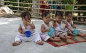 Cặp vợ chồng rớt nước mắt nói về 4 con gái cùng ngày sinh Cặp vợ chồng rớt nước mắt nói về 4 con gái cùng ngày sinh