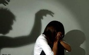 Mẹ cho thầy giáo thuê nhà, con gái bị “yêu” suốt 5 năm Mẹ cho thầy giáo thuê nhà, con gái bị “yêu” suốt 5 năm