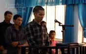 Bé gái 9 tuổi bị bạn của bố dụ vào rừng cao su hãm hiếp Bé gái 9 tuổi bị bạn của bố dụ vào rừng cao su hãm hiếp