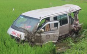 Xe tải gây tai nạn liên hoàn, 5 người thương vong Xe tải gây tai nạn liên hoàn, 5 người thương vong