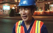 Anh công nhân vệ sinh trả lại hơn 1.000 USD nhặt được Anh công nhân vệ sinh trả lại hơn 1.000 USD nhặt được