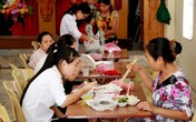 Lúa, lợn, gà theo học sinh xa nhà “ứng thí” Lúa, lợn, gà theo học sinh xa nhà “ứng thí”