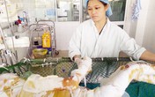 Bi kịch gia đình bố mất chân vì tai nạn, con bỏng 80% vì bị hun rơm Bi kịch gia đình bố mất chân vì tai nạn, con bỏng 80% vì bị hun rơm