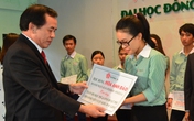 Trao học bổng cho sinh viên khó khăn tại Đại học Đông Á Đà Nẵng Trao học bổng cho sinh viên khó khăn tại Đại học Đông Á Đà Nẵng