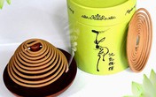 Bàn thờ không nên đặt nhiều đồ kim loại Bàn thờ không nên đặt nhiều đồ kim loại