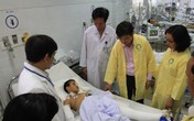 Bé trai bị xe ô tô húc văng xuống cầu Thuận Phước đã qua khỏi Bé trai bị xe ô tô húc văng xuống cầu Thuận Phước đã qua khỏi