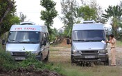 Hành khách khiếp vía khi biết tài xế dùng bằng lái xe giả Hành khách khiếp vía khi biết tài xế dùng bằng lái xe giả