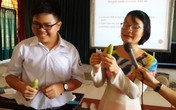 Nữ sinh che mặt khi cô hỏi 'dưa leo của các bạn đâu?' Nữ sinh che mặt khi cô hỏi 'dưa leo của các bạn đâu?'