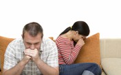 Bố trở chứng đi đêm vì mẹ không chịu “chiều” Bố trở chứng đi đêm vì mẹ không chịu “chiều”