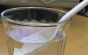Cẩn trọng với nước ép trái cây trôi nổi Cẩn trọng với nước ép trái cây trôi nổi