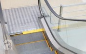 Vụ cháu bé bị kẹt chân vào thang cuốn tại Hà Nội: Do bé quá nghịch ngợm Vụ cháu bé bị kẹt chân vào thang cuốn tại Hà Nội: Do bé quá nghịch ngợm