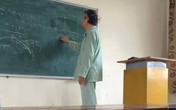 Giảng viên ĐH Bách Khoa mặc áo bệnh nhân vẫn giảng bài cho sinh viên Giảng viên ĐH Bách Khoa mặc áo bệnh nhân vẫn giảng bài cho sinh viên